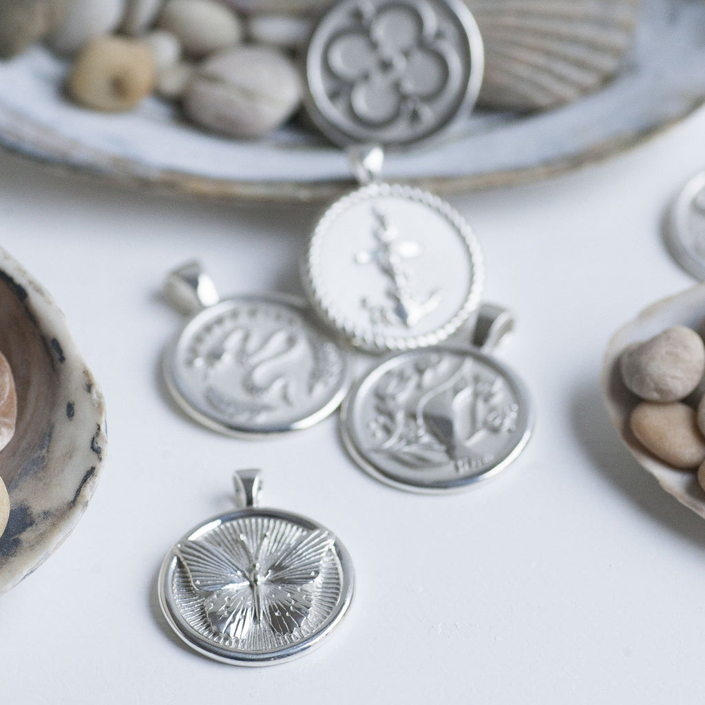FREE JW Small Pendant Coin in Silver
