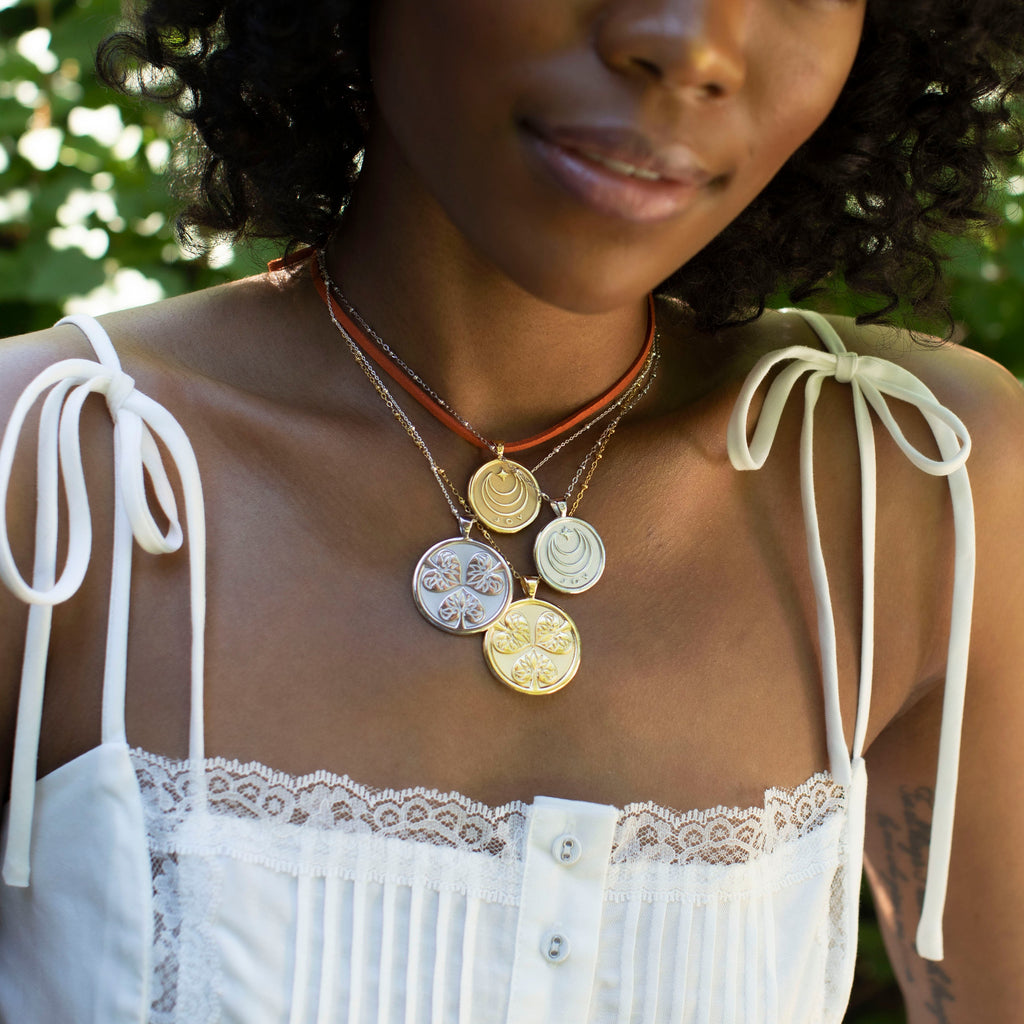 JOY JW Small Pendant Coin in Silver